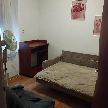 홈스테이 Apartman Sos *